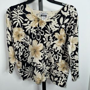 Anna Gray Floral Sweater Size Large